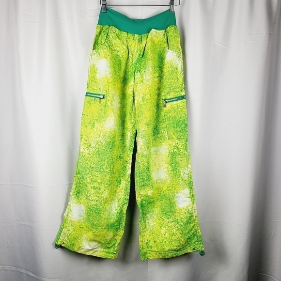 ZUMBA Fitness Cargo Pants NWT Multicolor Workout Dance Athletic  NWT - Picture 1 of 9